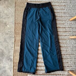 Lululemon Right Round Alberta Tuxedo Stripe Teal and Black Track Pants - size 4